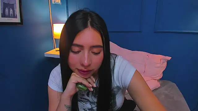 Snapshot of isabella_jade chatting on December 30, 10:55 pm isabella jade online show from December 30, 10:55 pm