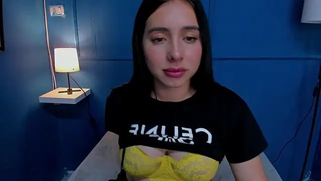 Snapshot of isabella_jade chatting on January 6, 9:43 pm isabella jade online show from January 6, 9:43 pm