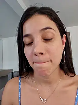 Snapshot of miaeyes chatting on December 6, 6:28 pm miaeyes online show from December 6, 6:28 pm