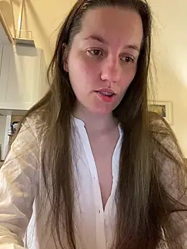 Nicole-Ray online show from October 5, 8:29 pm