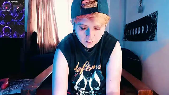 Marieblueeyes online show from November 28, 3:58 pm