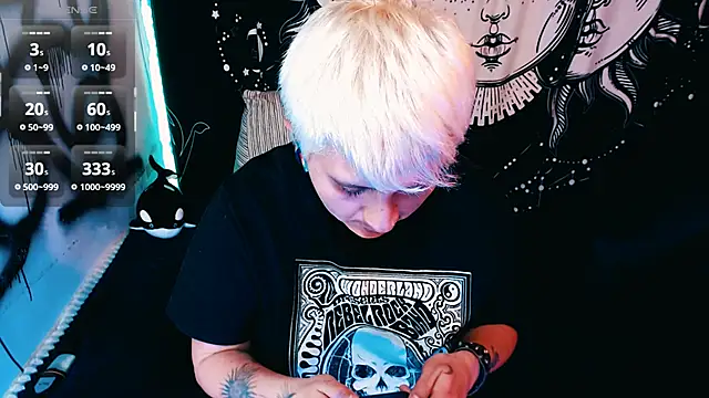Snapshot of Marieblueeyes chatting on June 1, 1:51 am Marieblueeyes online show from June 1, 1:51 am