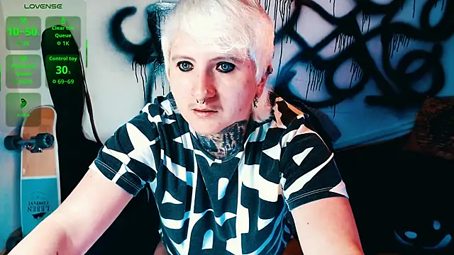 Marieblueeyes online show from July 17, 11:09 pm