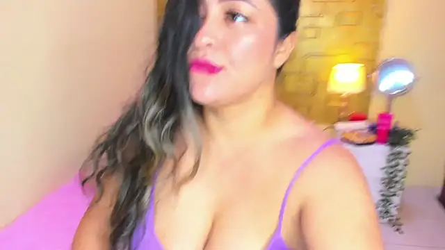 Julia Haye online show from May 17, 3:15 am