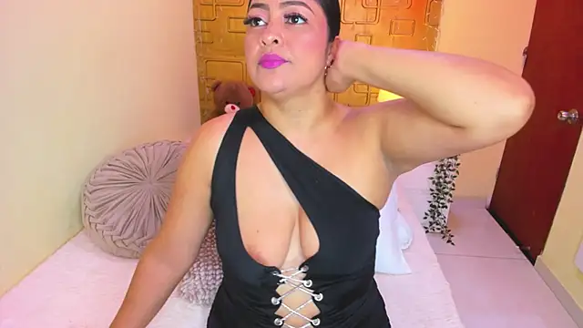 Julia Haye online show from July 1, 3:52 am