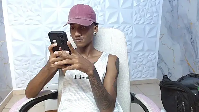 Snapshot of ManSant chatting on May 16, 4:28 pm ManSant online show from May 16, 4:28 pm
