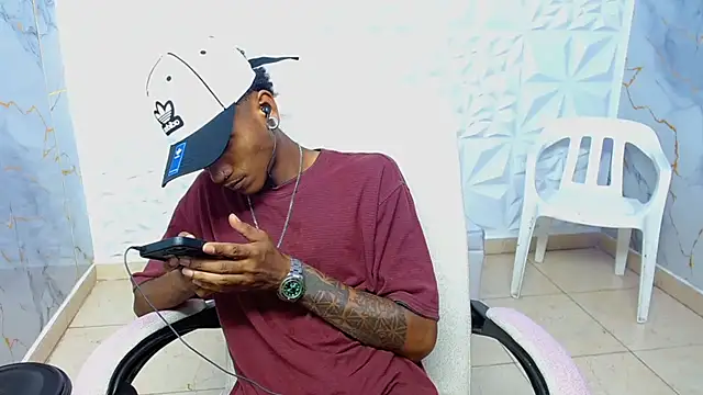 Snapshot of ManSant chatting on May 20, 3:29 pm ManSant online show from May 20, 3:29 pm