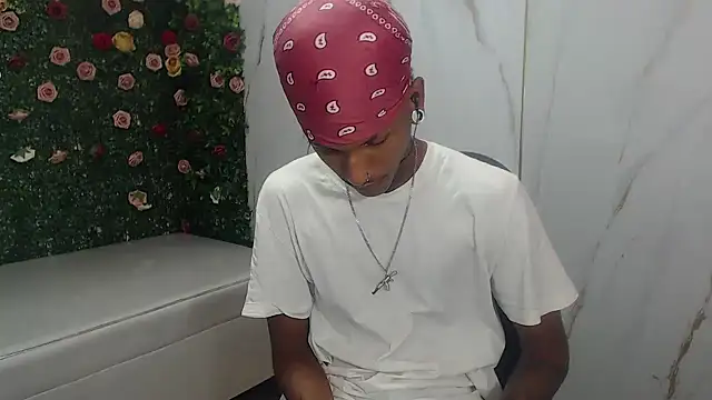 Snapshot of ManSant chatting on June 27, 3:17 pm ManSant online show from June 27, 3:17 pm