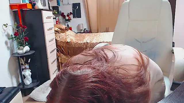 Snapshot of CrazyMomy chatting on September 26, 7:51 pm CrazyMomy online show from September 26, 7:51 pm