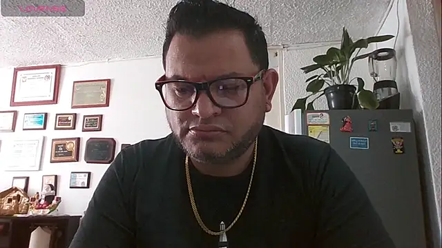 SexDiffrent online show from December 16, 5:40 pm