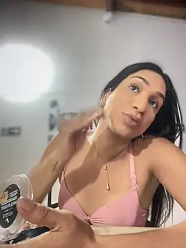 Snapshot of Ashly_Miller chatting on November 19, 7:25 pm Ashly Miller online show from November 19, 7:25 pm