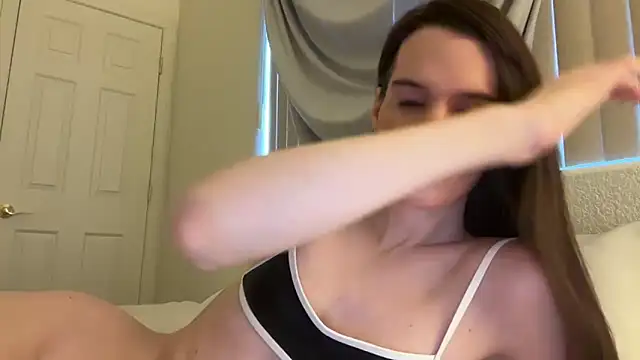 Snapshot of juliettebarbie chatting on November 25, 11:05 pm juliettebarbie online show from November 25, 11:05 pm