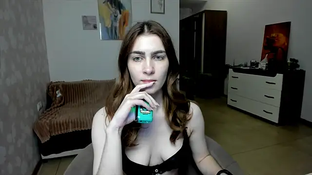 Snapshot of KaraWill chatting on June 5, 7:08 pm KaraWill online show from June 5, 7:08 pm
