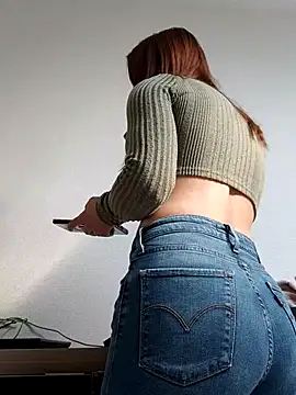 Snapshot of clara-francaise chatting on March 2, 2:10 pm clara-francaise online show from March 2, 2:10 pm