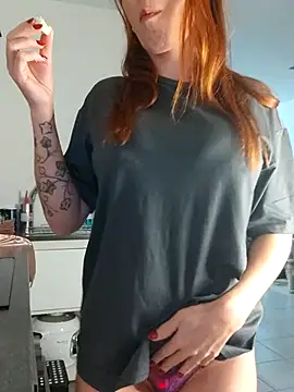 Snapshot of clara-francaise chatting on October 28, 6:54 pm clara-francaise online show from October 28, 6:54 pm