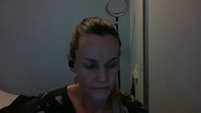 Annylove1 online show from November 6, 12:00 am