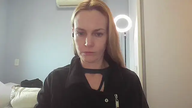 Snapshot of Annylove1 chatting on May 28, 10:45 am Annylove1 online show from May 28, 10:45 am