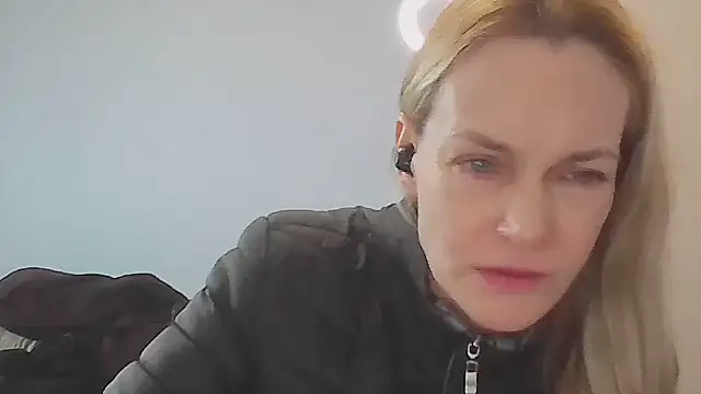 Snapshot of Annylove1 chatting on June 2, 10:50 am Annylove1 online show from June 2, 10:50 am