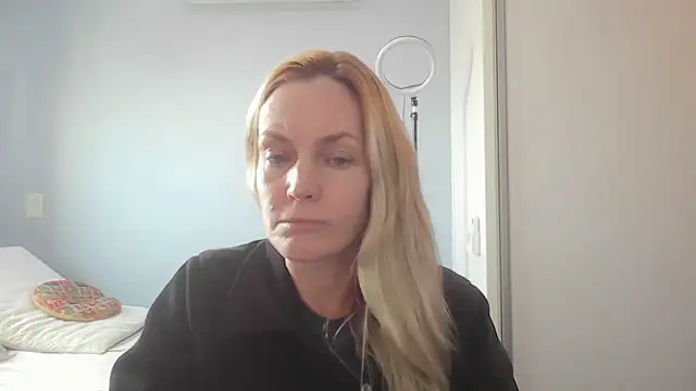 Snapshot of Annylove1 chatting on June 9, 12:50 pm Annylove1 online show from June 9, 12:50 pm