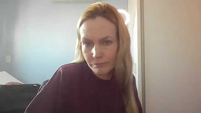 Snapshot of Annylove1 chatting on June 17, 12:40 pm Annylove1 online show from June 17, 12:40 pm