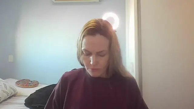 Snapshot of Annylove1 chatting on June 18, 10:52 am Annylove1 online show from June 18, 10:52 am