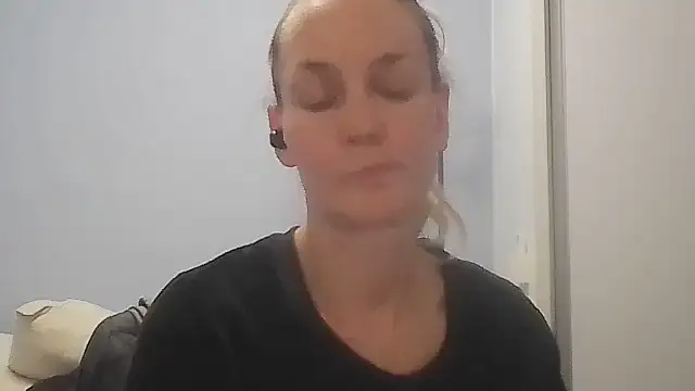 Annylove1 online show from June 24, 12:31 am