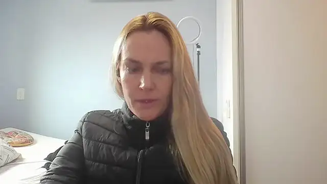 Annylove1 online show from June 24, 12:48 pm