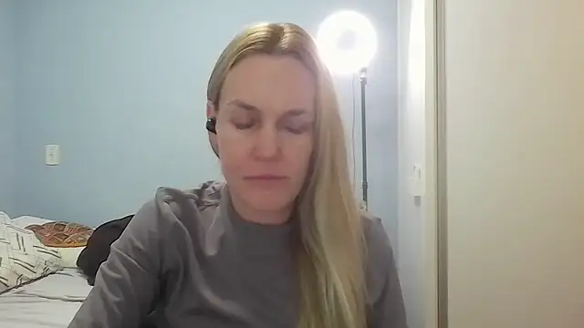 Annylove1 online show from June 30, 12:17 pm