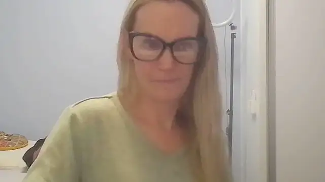 Annylove1 online show from July 29, 11:58 pm