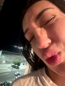 Snapshot of Hannahoff chatting on October 1, 10:16 pm Hannahoff online show from October 1, 10:16 pm