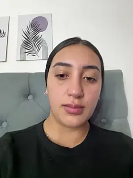 Snapshot of Hannahoff chatting on October 14, 2:12 am Hannahoff online show from October 14, 2:12 am