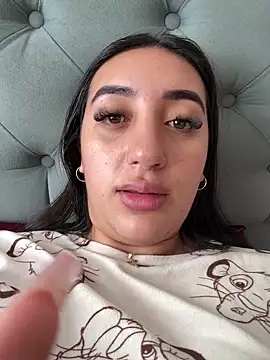 Hannahoff online show from December 14, 6:12 pm