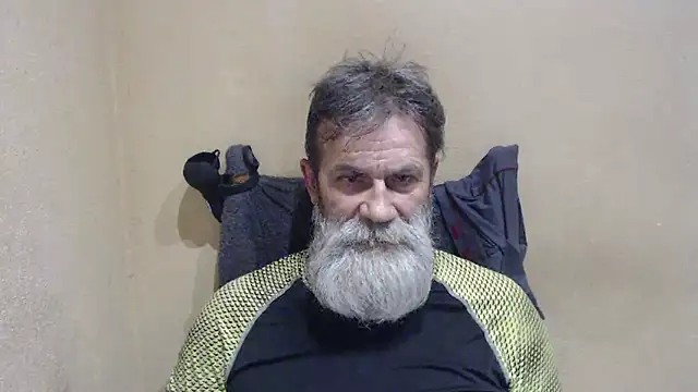 Snapshot of AlexNudo chatting on May 22, 8:32 am AlexNudo online show from May 22, 8:32 am