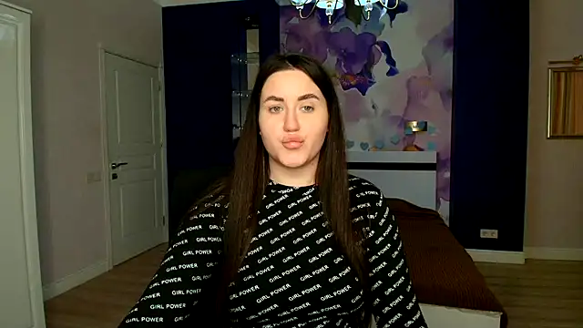 Roxie Bradley online show from January 27, 7:56 am