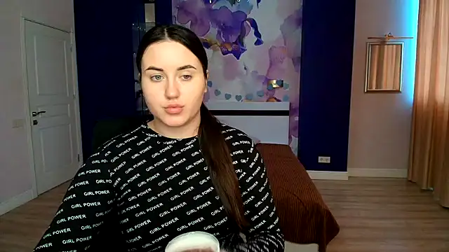 Roxie Bradley online show from January 31, 10:52 am