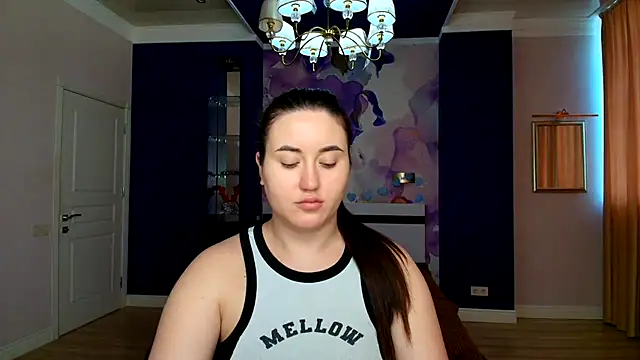 Roxie Bradley online show from February 4, 6:57 am