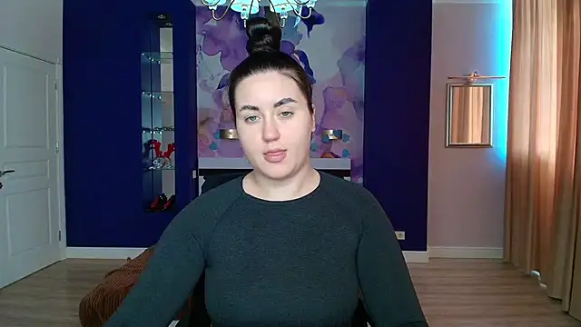 Roxie Bradley online show from February 19, 10:34 am