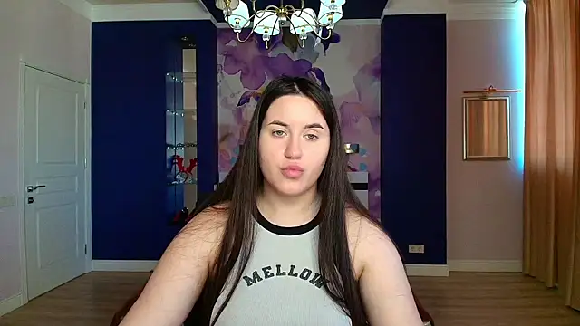 Roxie Bradley online show from March 7, 6:57 am