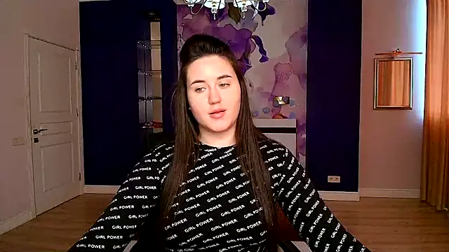 Roxie Bradley online show from March 15, 8:15 am