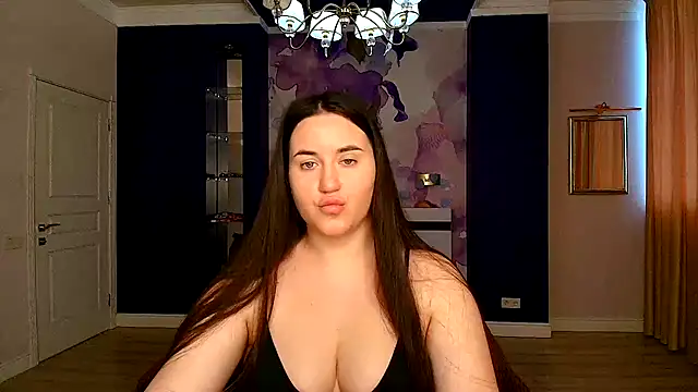 Roxie Bradley online show from March 17, 7:02 am