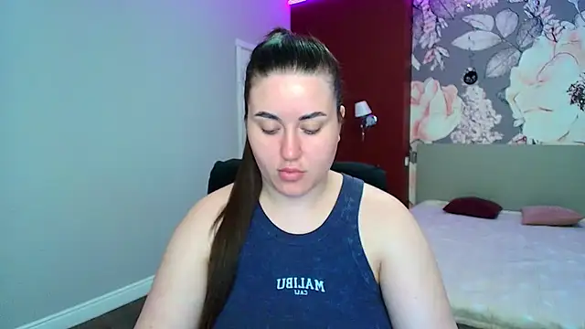Roxie Bradley online show from May 1, 5:56 am