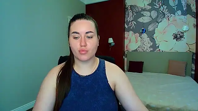Snapshot of Roxie_Bradley chatting on May 25, 5:46 am Roxie Bradley online show from May 25, 5:46 am