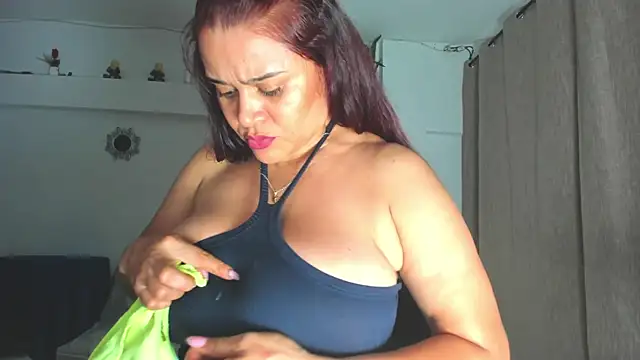 Sinthia Collins online show from June 26, 12:37 am