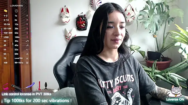 Snapshot of cat_salo chatting on May 11, 2:12 pm cat salo online show from May 11, 2:12 pm