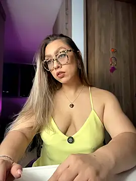 Im sophiie online show from June 11, 7:06 am