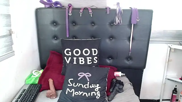 Snapshot of VIOLETTA-HOT chatting on February 27, 4:43 pm VIOLETTA-HOT online show from February 27, 4:43 pm