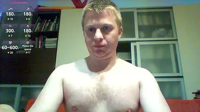 Snapshot of Matttthees chatting on March 9, 3:54 am Matttthees online show from March 9, 3:54 am