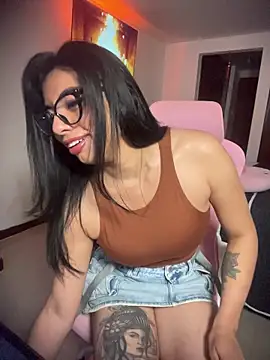 Miaparkerss  online show from October 31, 9:49 pm