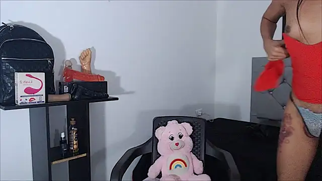 Snapshot of sofiaxdollxxx chatting on February 13, 7:45 am sofiaxdollxxx online show from February 13, 7:45 am