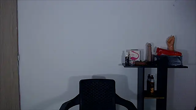 Snapshot of sofiaxdollxxx chatting on February 22, 4:07 am sofiaxdollxxx online show from February 22, 4:07 am